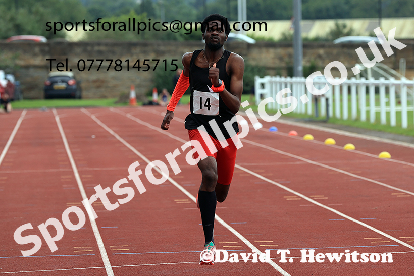 Boys 200 metres, 2025 Northumberland Schools Track and Fields, Wentworth, Hexham. Photo: David T. Hewitson/Sports for All Pics
